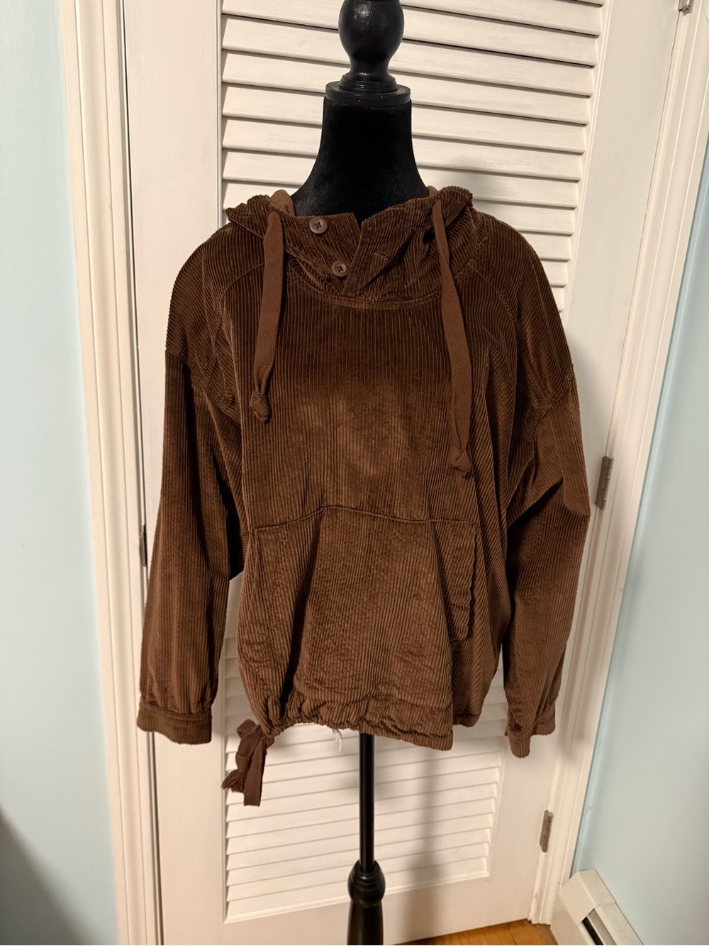 American Eagle pull over Cozy Corduroy Drawstring Hoodie in Brown! Like new!